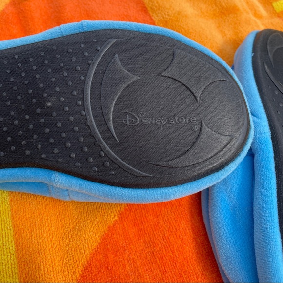 Finding Nemo Kid Slippers and Anchors Away Card Game - Picture 4 of 9